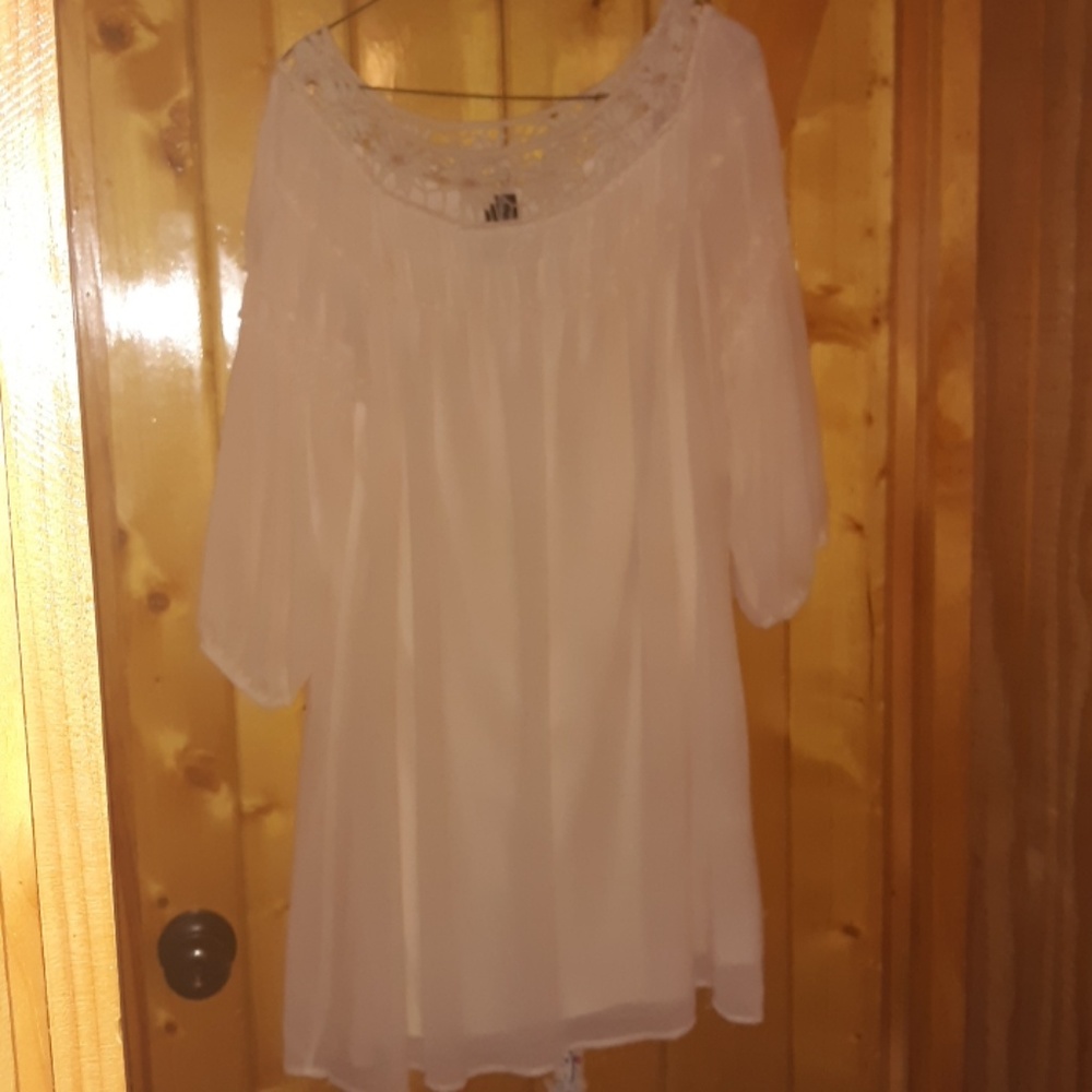 Dress - Picture 3 of 4